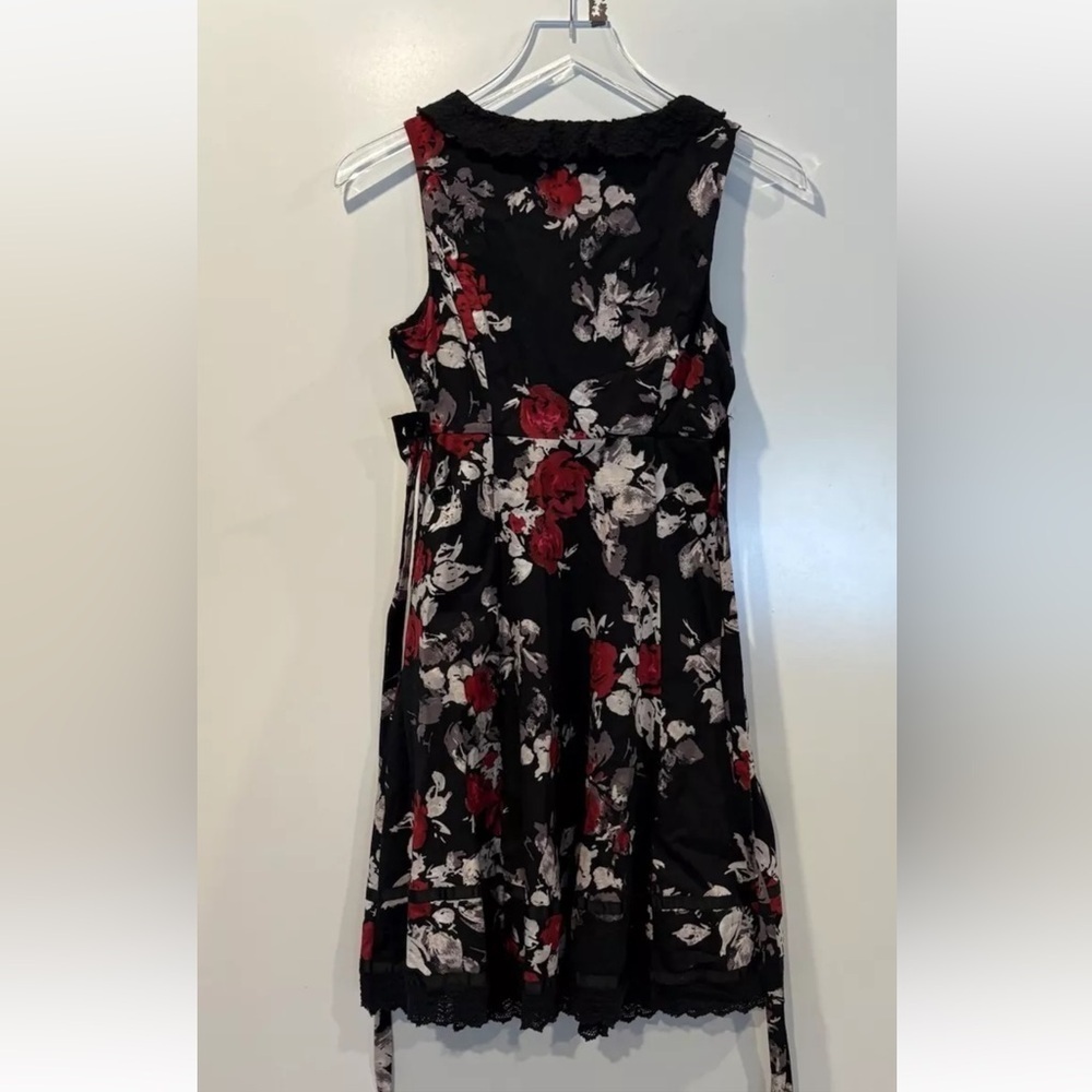 Hot Topic‎ Retro Red and Black Floral Dress Women's Size Small (810) - Picture 4 of 5